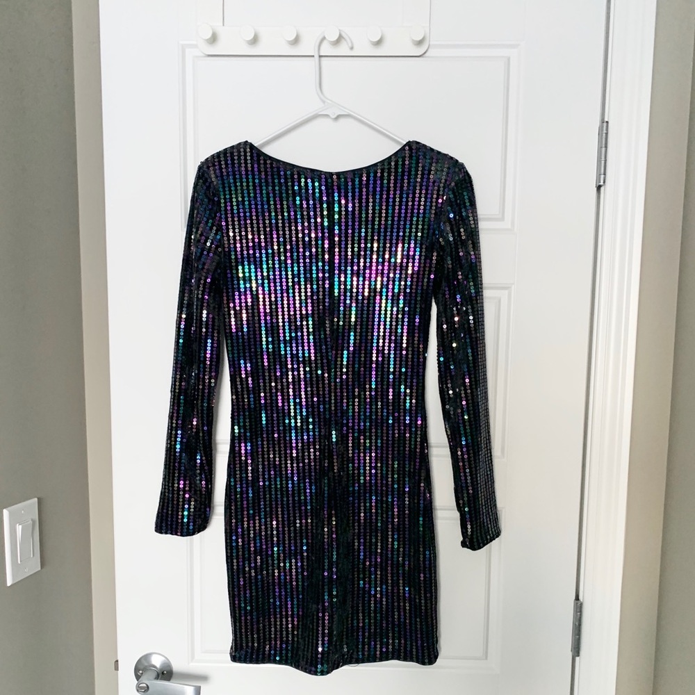 Sequined Bodycon Mini Dress - Picture 5 of 5